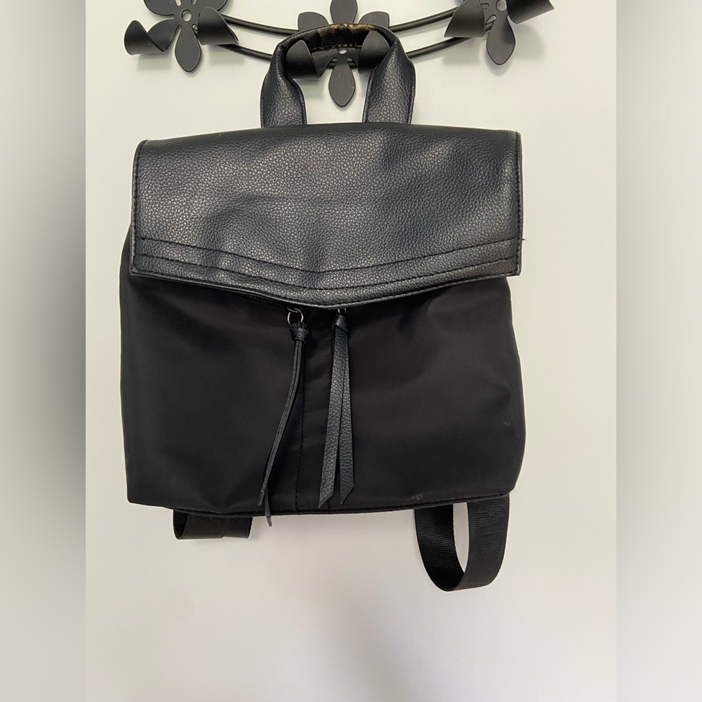 Botkier black mini Trigger backpack. - Picture 4 of 10